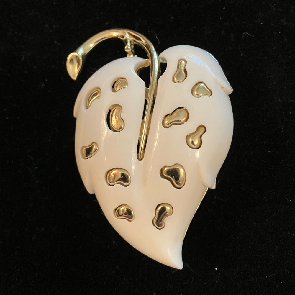 Vintage Signed Sarah Coventry Brooch